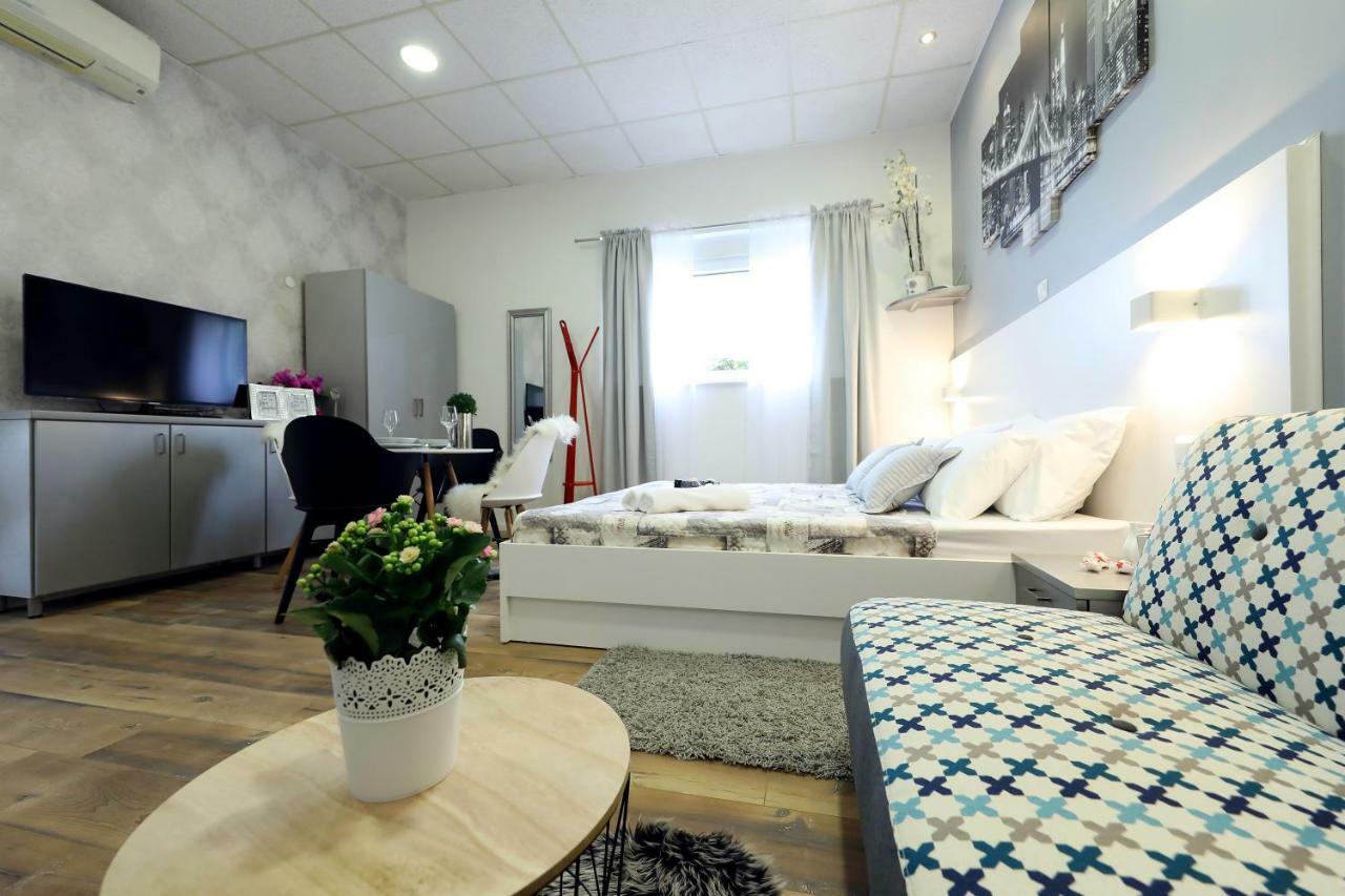 Studio Apartman Summer Flower Zadar Eksteriør bilde